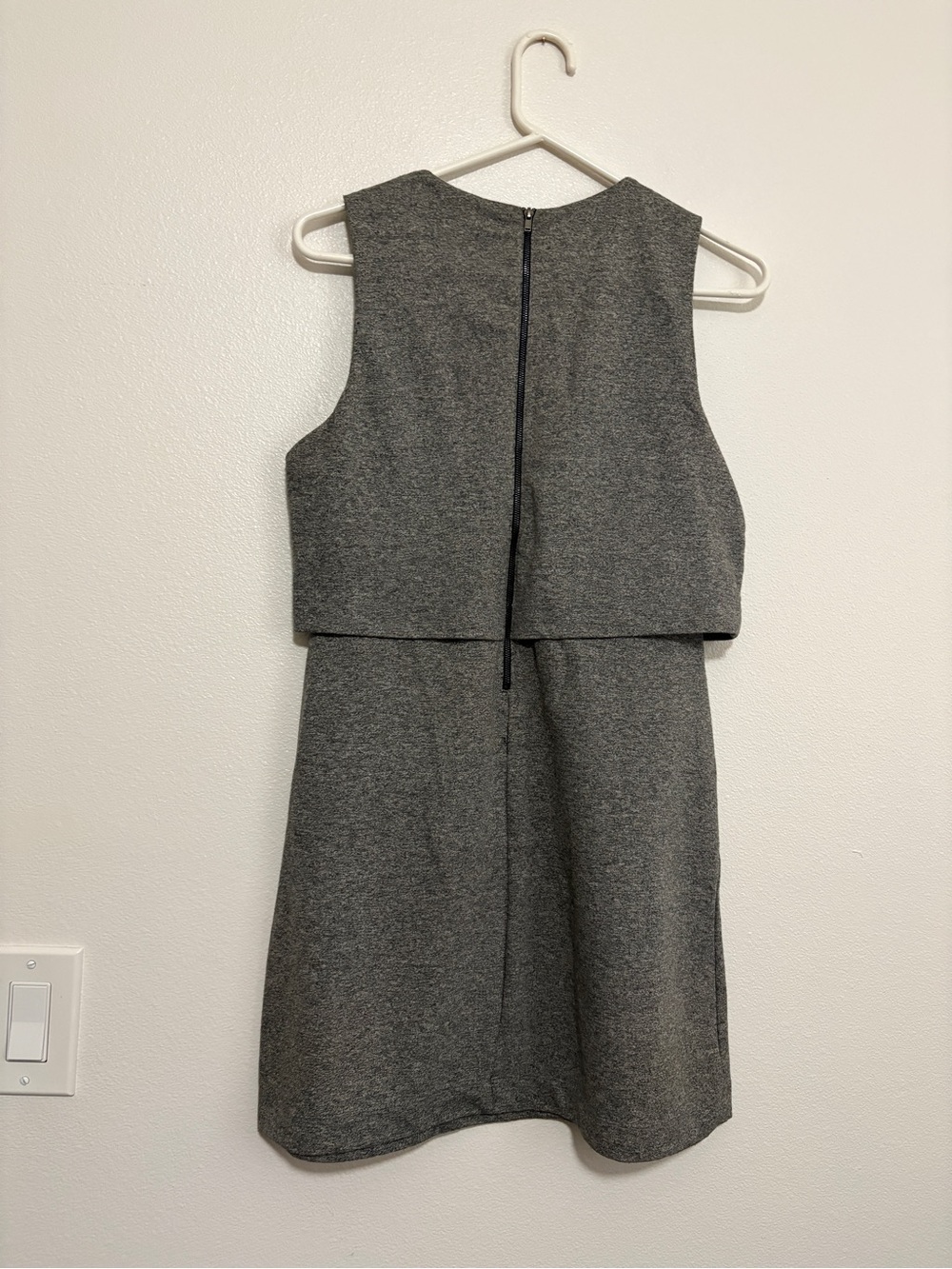 Women’s Gray Heather Sleeveless Layered Gray Knit Shift Dress Small Short Fitted - Picture 4 of 5